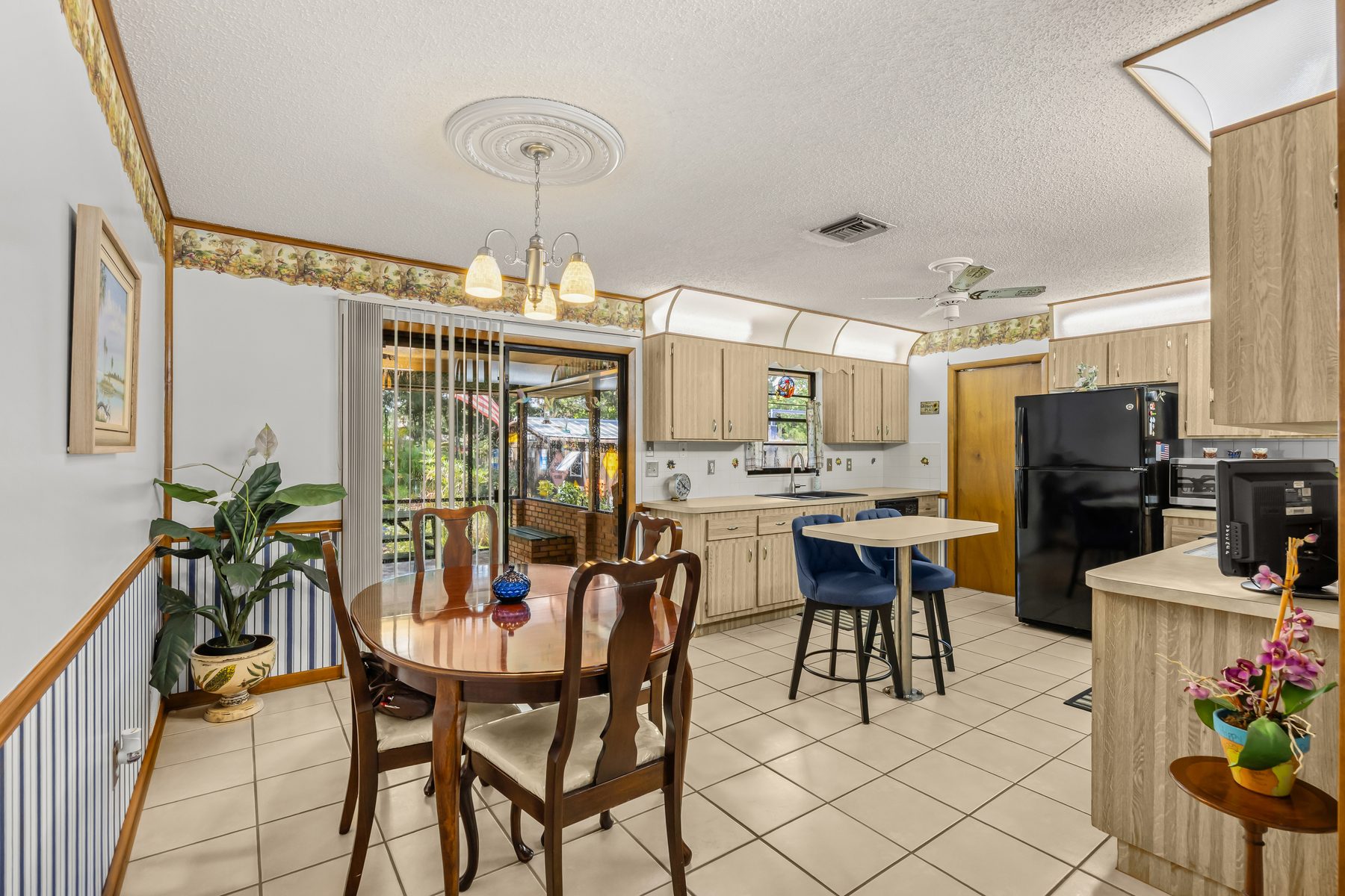 Kitchen With Plenty of Cabinet Space
