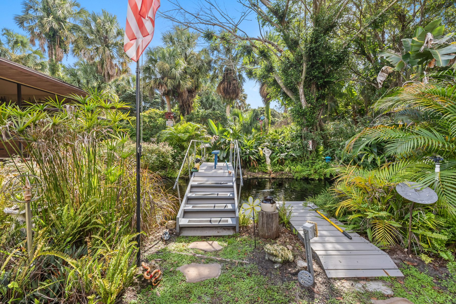 Private Backyard Pond Retreat