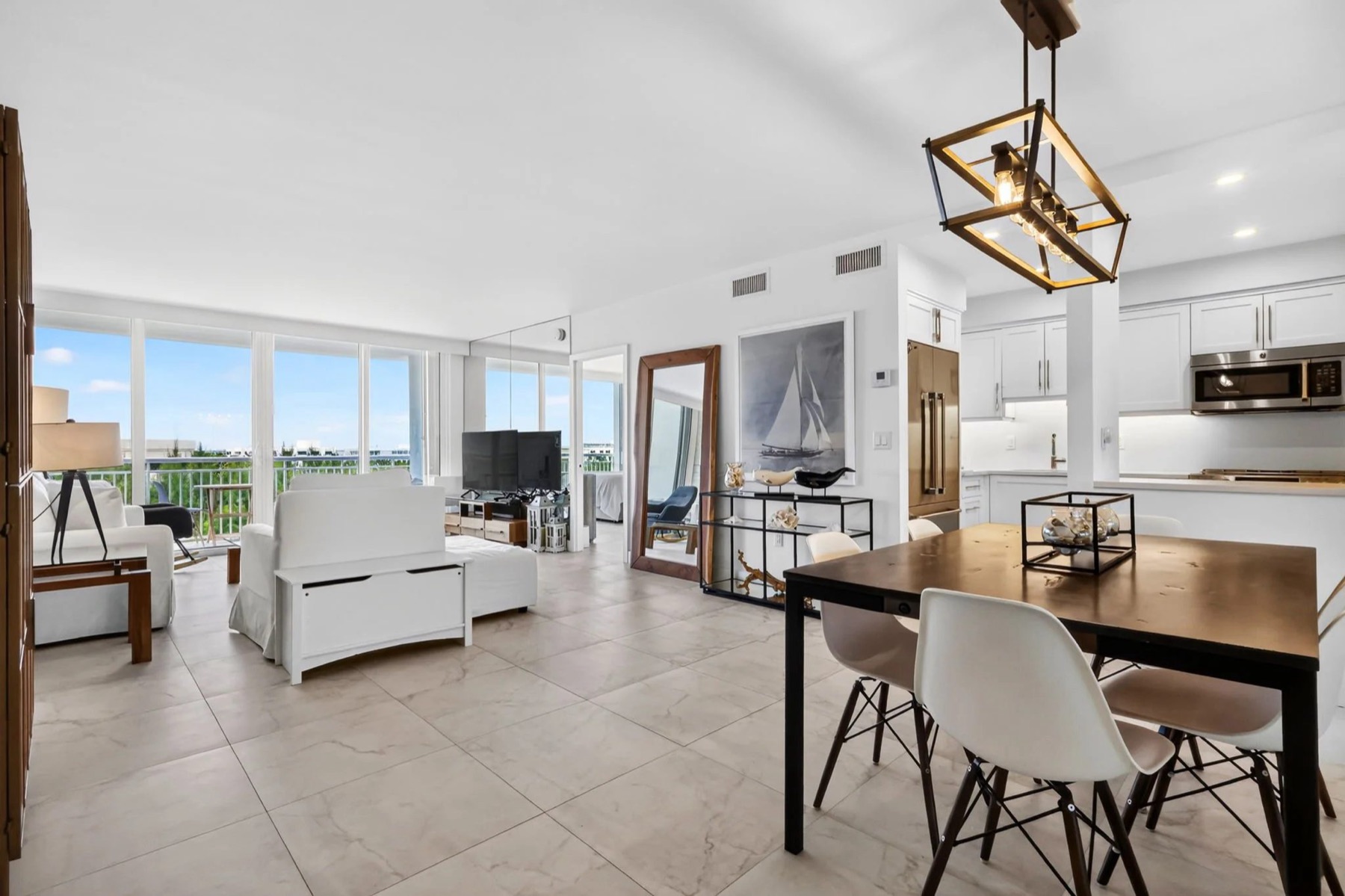 2780 S Ocean Boulevard, Unit 607 — interior