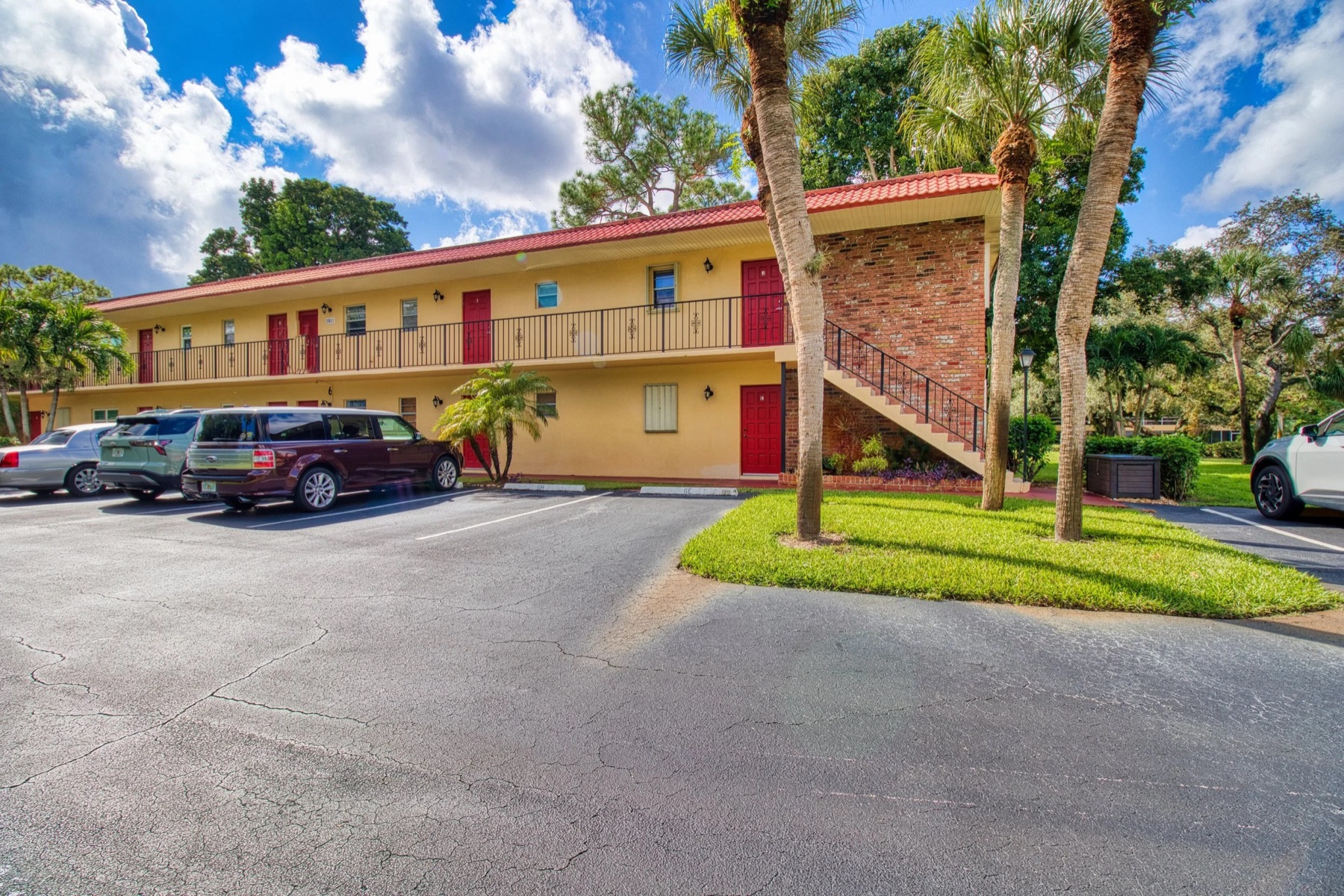 1911 SW Palm City Road, Apt J — front exterior