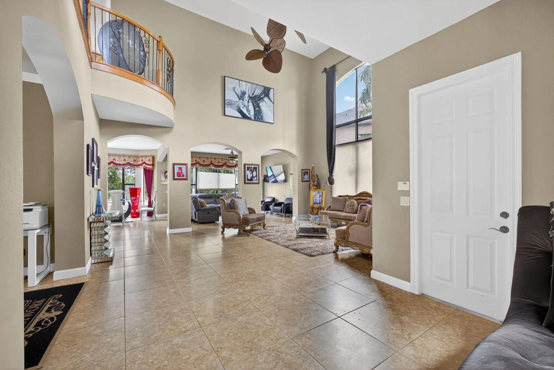 3501 Collonade Drive — interior